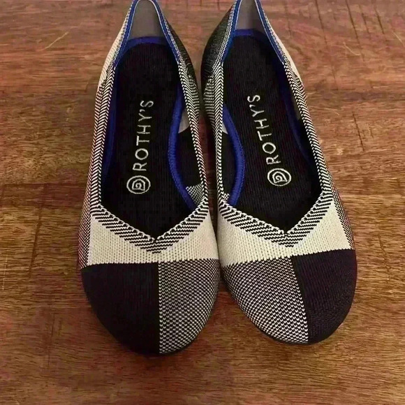 Rothy’s Retired Bluffalo White and Black Plaid Flats - Picture 2 of 9